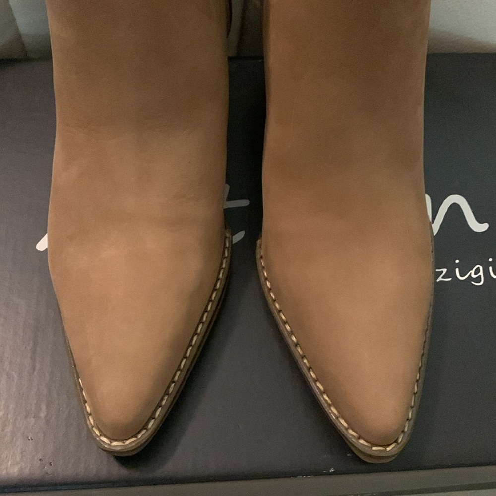 Artisan by Zigi Women's Leather Tan Ankle Boots - Picture 6 of 12